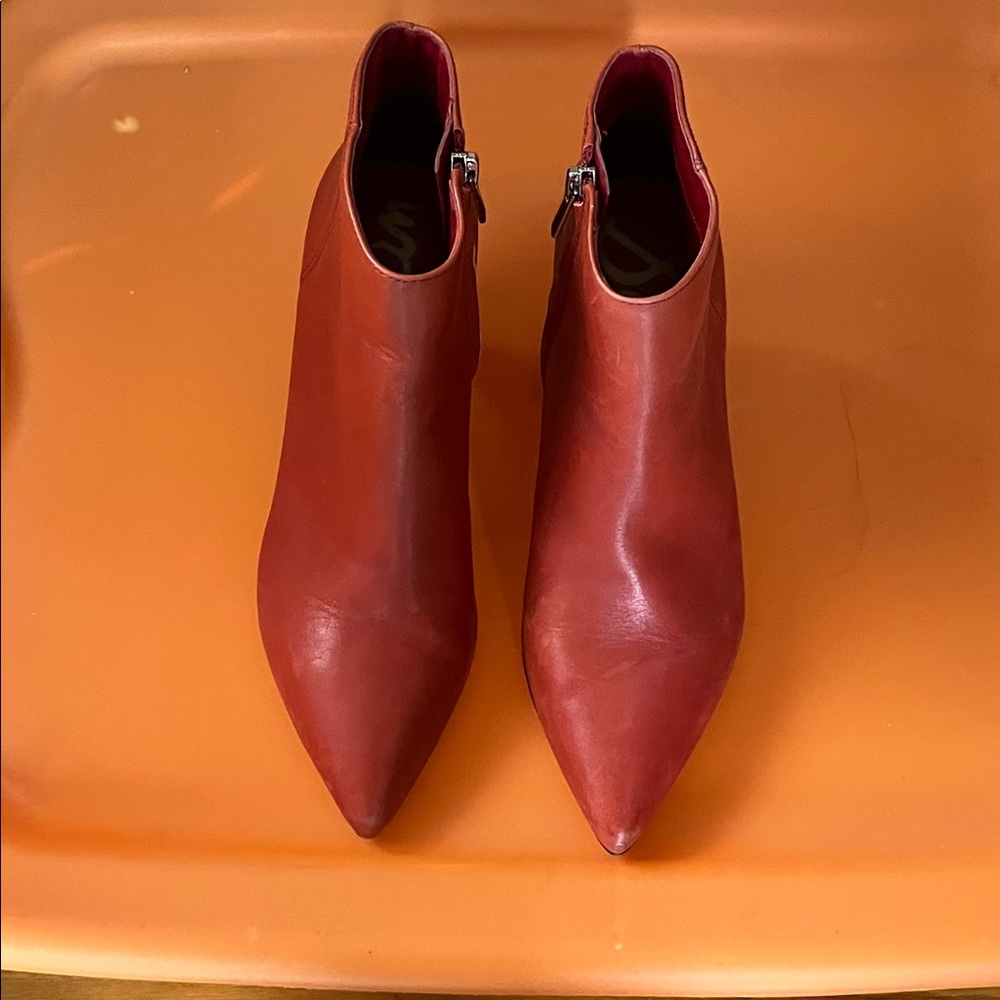 Sam Edelman Kinzey Leather Ankle Bootie Pointed Toe Red/Orange mix 7M